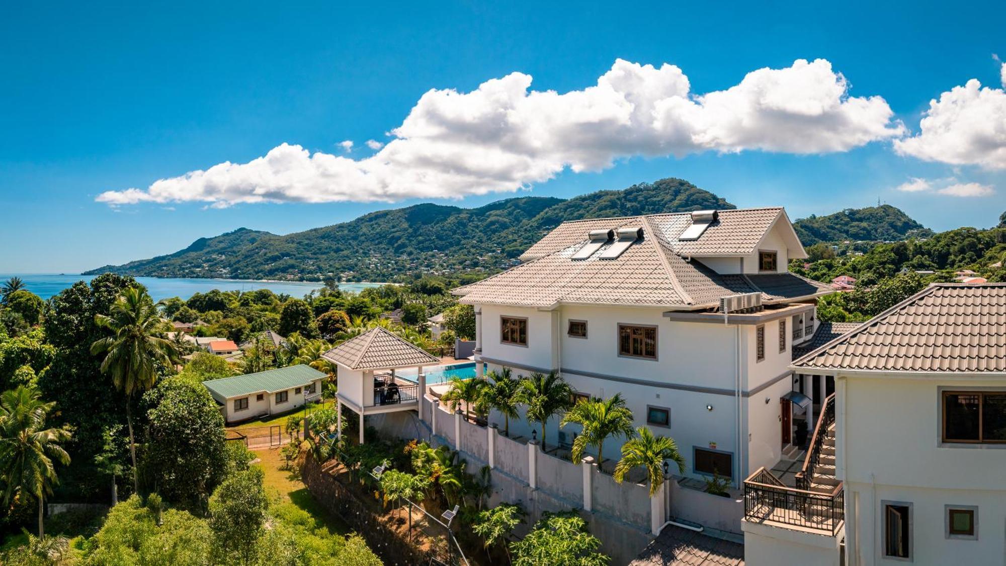 D'Offay Seaview Apartments Beau Vallon  Exterior photo