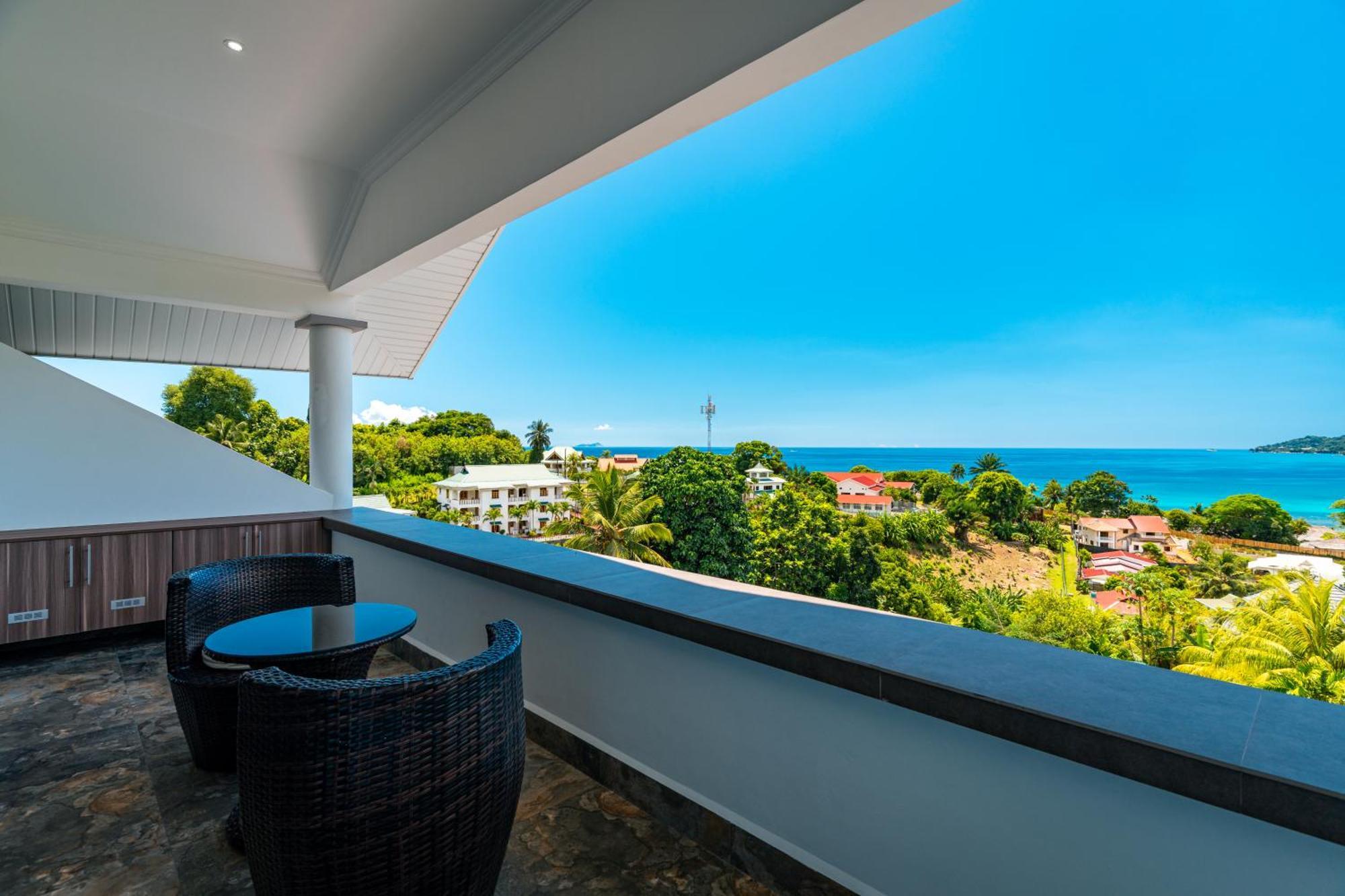 D'Offay Seaview Apartments Beau Vallon  Exterior photo